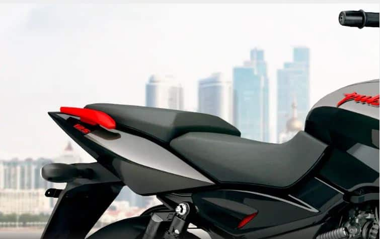 Pulsar 125 on online road price