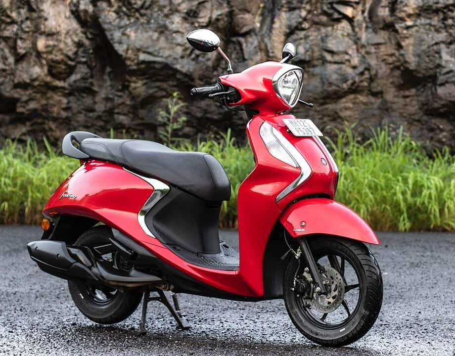 Yamaha Fascino 125 Hybrid DLX Disc (Vivid Red) on EMI | Bajaj Mall